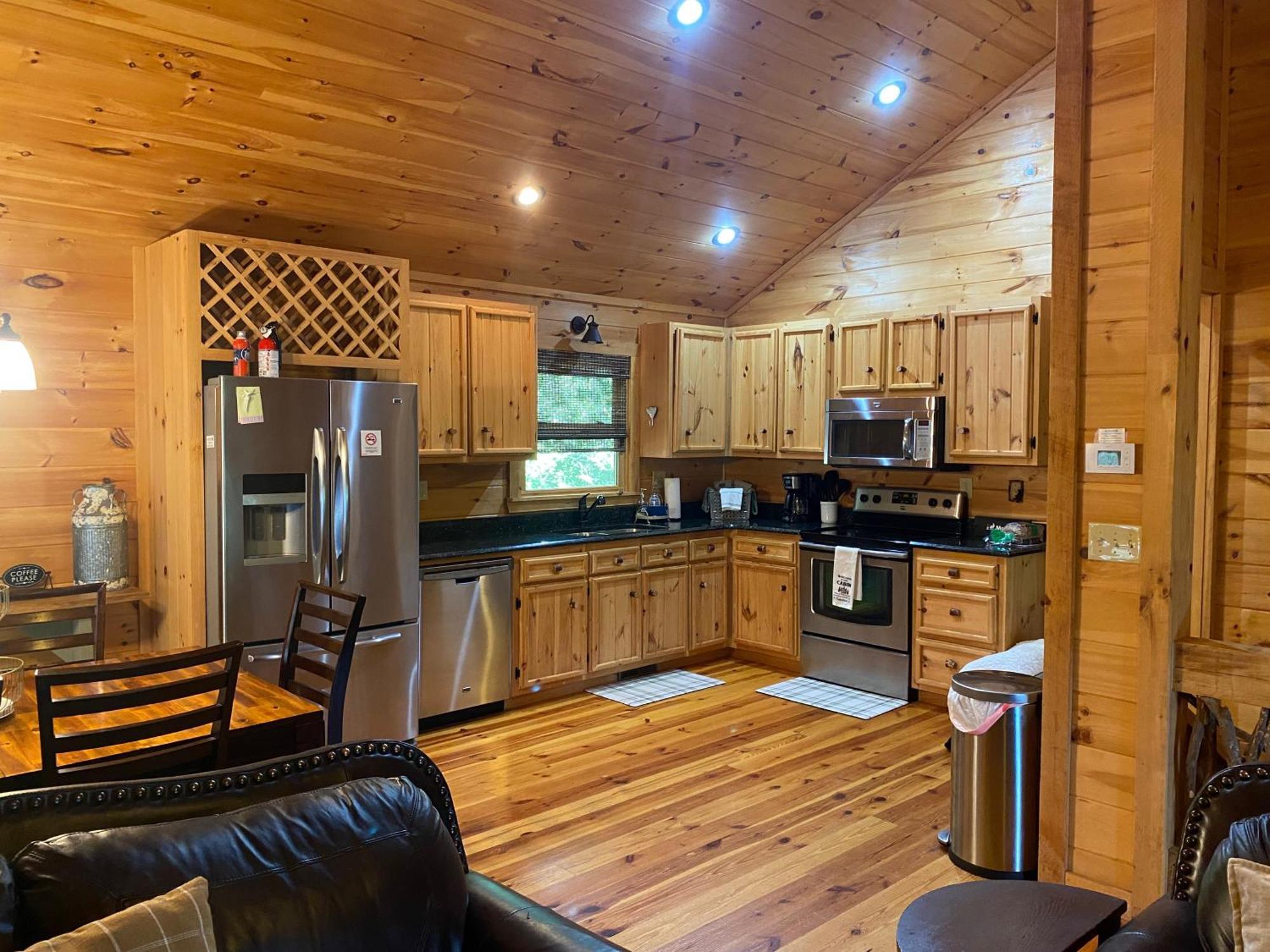 The Cozy Lazy Laurel With Year-Round Mountain Views, Hot Tub, Fire Pit Villa Cherry Log Exterior photo