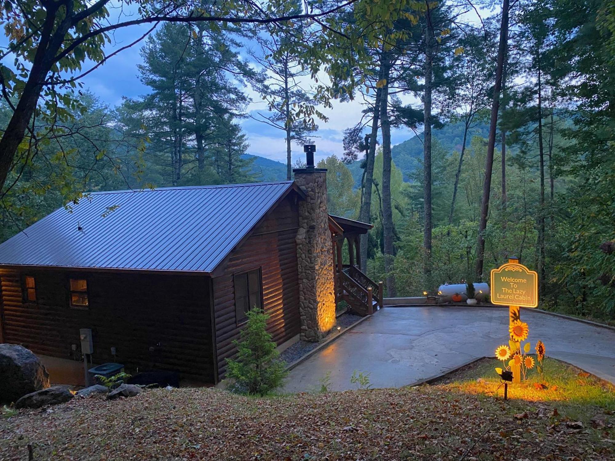 The Cozy Lazy Laurel With Year-Round Mountain Views, Hot Tub, Fire Pit Villa Cherry Log Exterior photo